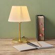GloboStar® GLOSSY 204-0071 Μοντέρνο Eπιτραπέζιο Φωτιστικό Πορτατίφ Μονόφωτο 1 x E27 IP20 Χρυσό Μέταλλο με Λευκό Ύφασμα - Μ22 x Π22 x Υ37cm