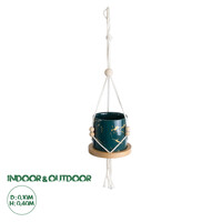 GloboStar® Artificial Garden TALLINN 20546 Κρεμαστό Διακοσμητικό Κεραμικό Κασπώ Γλάστρα - Flower Pot Πράσινο με Χρυσές Λεπτομέρειες και Μπεζ Ξύλινη Βάση Φ10 x Υ40cm