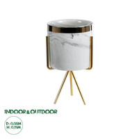 GloboStar® Artificial Garden ALASKA 20565 Διακοσμητικό Κεραμικό Κασπώ Γλάστρα - Flower Pot Λευκό με Χρυσή Μεταλλική Βάση και Μαύρες Λεπτομέρειες Φ8 x Υ15cm