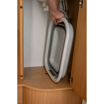 L4073.0 ΛΕΚΑΝΗ ΠΤΥΣΣΟΜΕΝΗ 6,5>24,5cm ΜΕ ΕΝΣΩΜΑΤΩΜΕΝΕΣ ΛΑΒΕΣ ΜΕΤΑΦΟΡΑΣ 8,5LT ΛΕΥΚΟ/ΓΚΡΙ