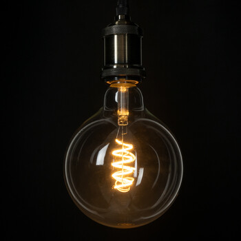 GloboStar® 99137 Λάμπα E27 G125 Γλόμπος LED SOFT SPIRAL FILAMENT 6W 510 lm 320° AC 85-265V Edison Retro με Διάφανο Γυαλί Θερμό Λευκό 2700 K Dimmable