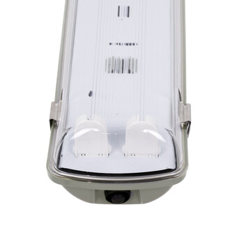GloboStar® 90615 2 x 150cm T8 Tri-Proof Πλαστικό PC Σκαφάκι με Μεταλλικά Clips για 2 x Λάμπες Φθορίου LED Τροφοδοσίας Ενός Άκρου Αδιάβροχο IP65 - 5 Χρόνια Εγγύηση